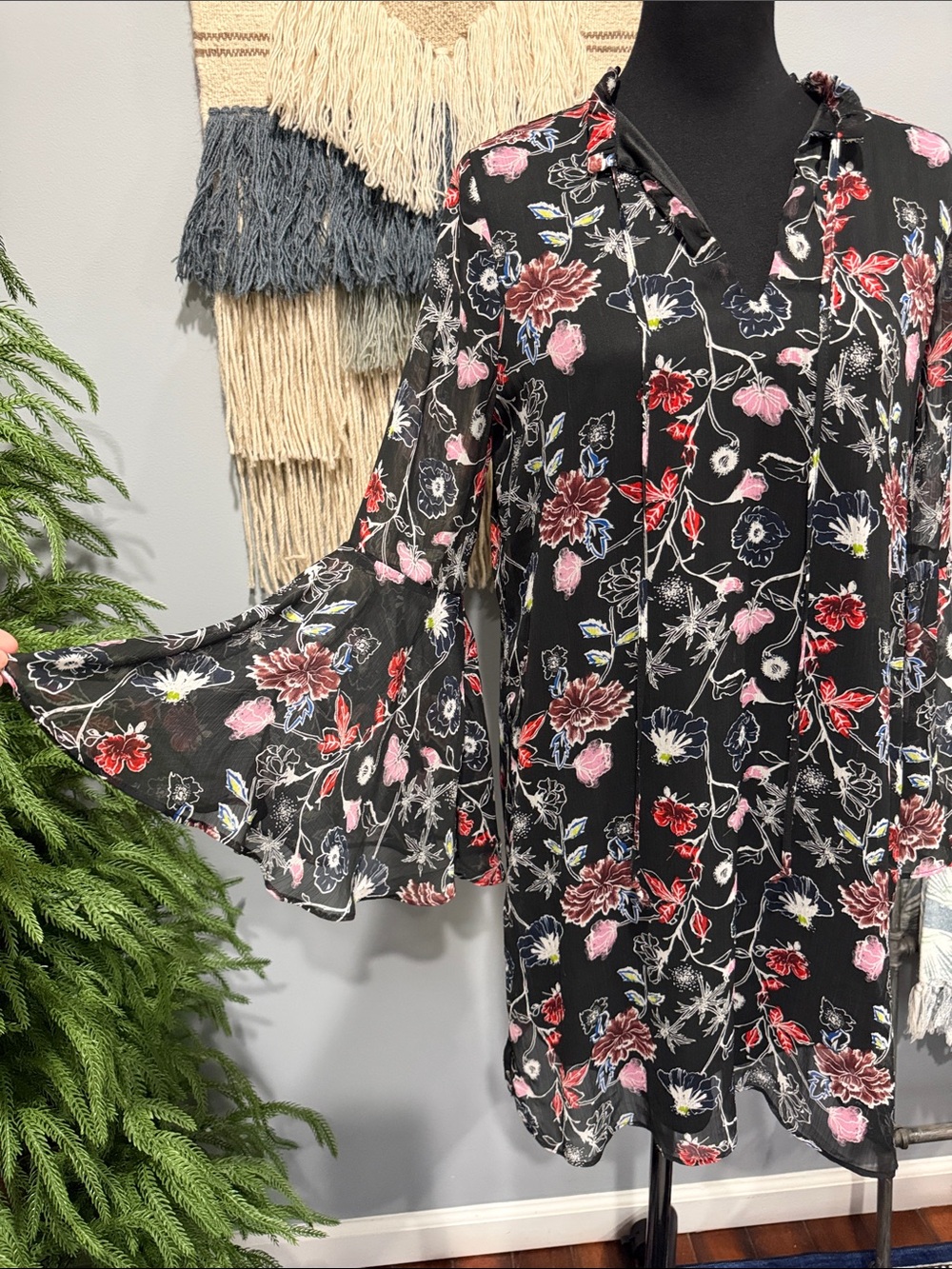 Philosophy Medium Floral Bell Sleeve Shift Dress Boho Black Pink